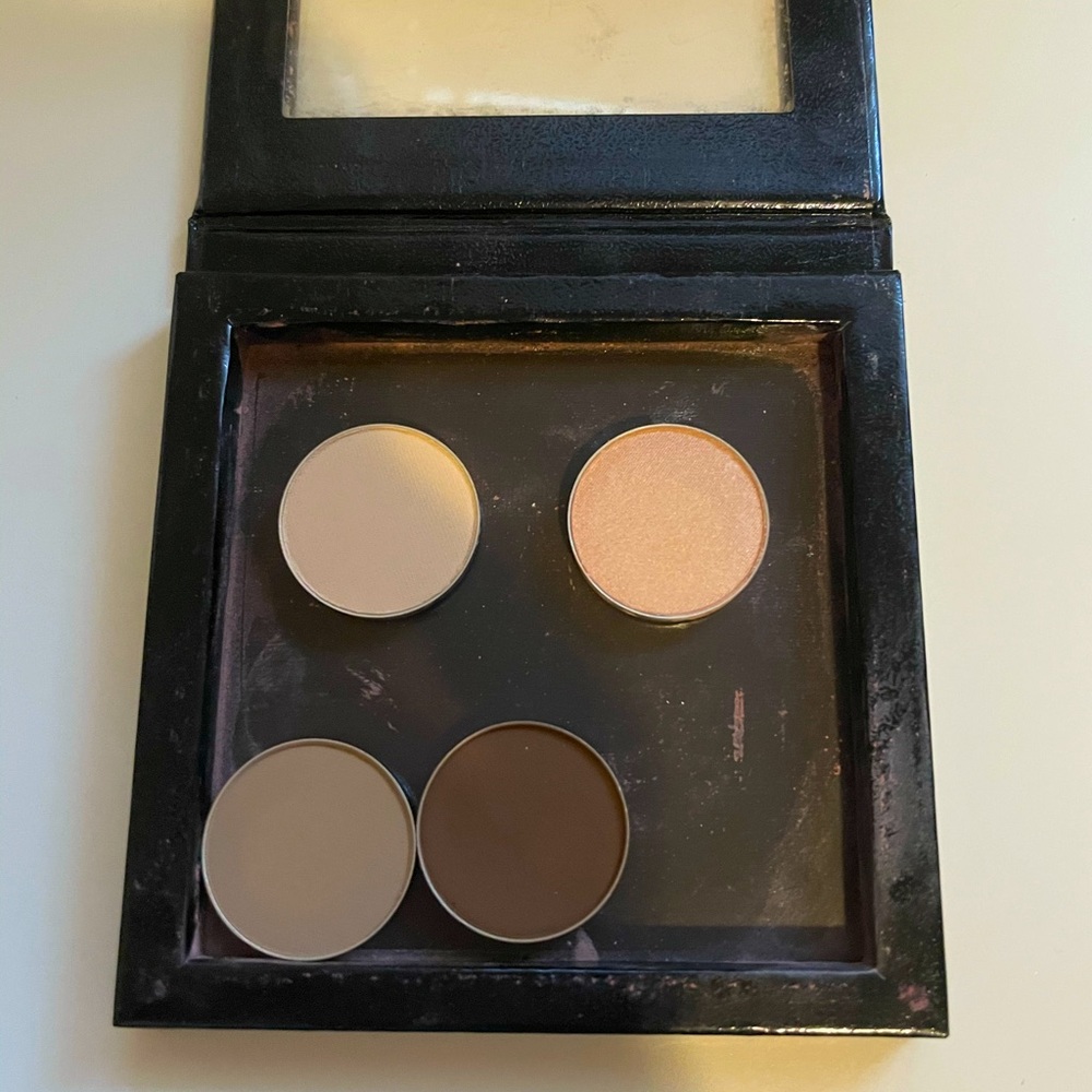Single Mac eyeshadows